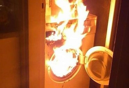 Possibilité d'incendie en raison d'un court-circuit Risque d'incendie