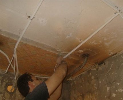 Anlık su ısıtıcısının montajı için ayrı güç hattı Banyoda elektrik tesisatı yapılması