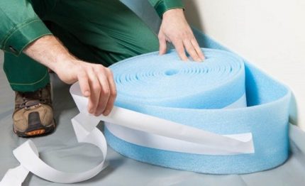 Ruban amortisseur pour chauffage par le sol