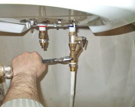 The master serves the boiler