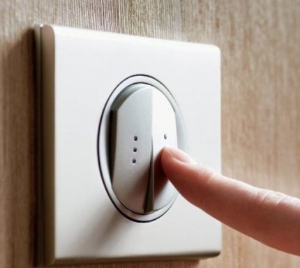 Key type light switch Key switch