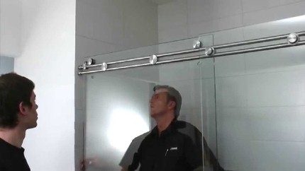 Installieren der Oberseite der Schiebetür