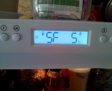 Souvent, la cause de la panne est indiquée par le signal correspondant. Alarme affichée