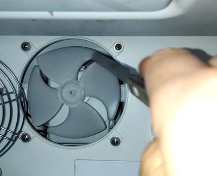 Vous pouvez changer vous-même un ventilateur cassé Retrait du ventilateur