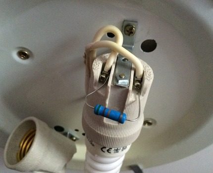 Montage eines weiteren Widerstandselements Zusätzlicher Widerstand