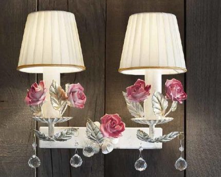 Le dispositif d'éclairage de la chambre peut être connecté à un système à deux touches La lampe à deux lampes