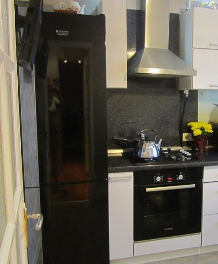Hotpoint-Ariston em preto