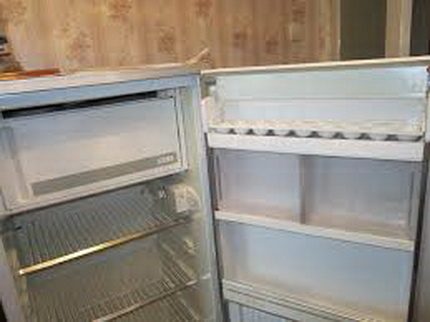 The standard cause of damage is frost on the back wall. Refrigeration unit Minsk