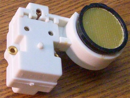 Apparition d'un relais de démarrage pour le réfrigérateur Relais de démarrage ordinaire