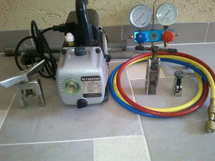 L'assemblage après remplacement est effectué dans l'ordre inverse. Processus d'évacuation