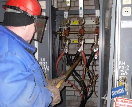 Installation of the voltage switch by the master