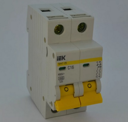 Bipolar load switch