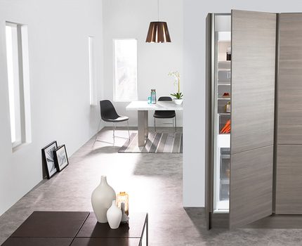 Se necessário, você pode escolher um modelo incorporado Refrigerador embutido ART 6502 A +