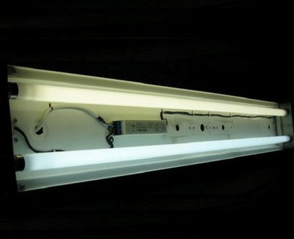 Ballast connecté à deux lampes Base pour lampe fluorescente