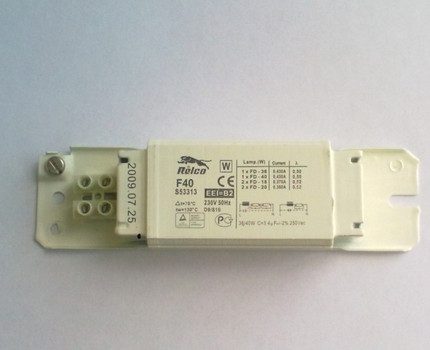 Le produit IP2 ne doit pas être placé dans des ateliers poussiéreux Ballast marqué IP2