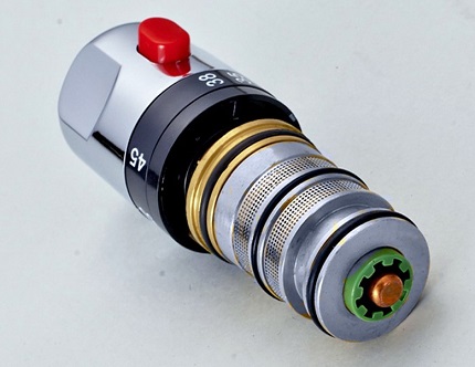 Le thermostat permet un contrôle en douceur de la température Cartouche thermostatique