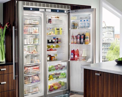 Grand réfrigérateur avec mode vacances Utilisation du mode vacances