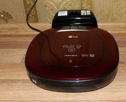 Aspirateur robot LG rouge