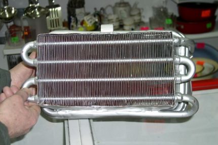 Échangeur de chaleur à colonne