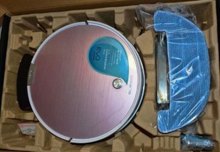 The appearance of a robot cleaner