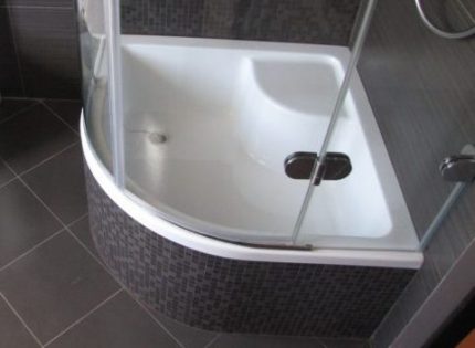Refurbished shower tray