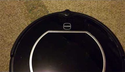 Button for manual control of a robotic vacuum cleaner The control button on the body of the vacuum cleaner Redmond