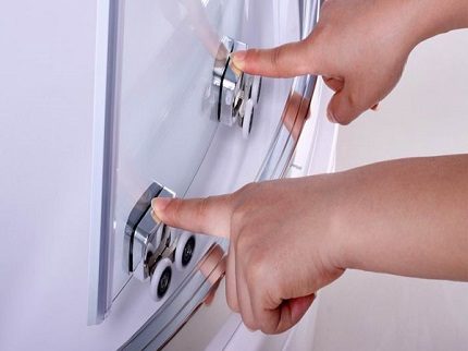 Doubles rouleaux inférieurs d'une cabine de douche