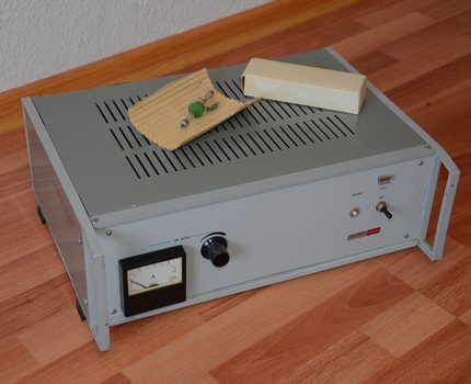 Quartz mercury lamps need ignition Power supply for DRSh lamps