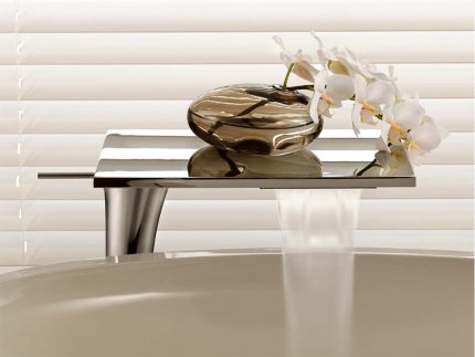 Original models of waterfalls for the bathroom Shelf mixer