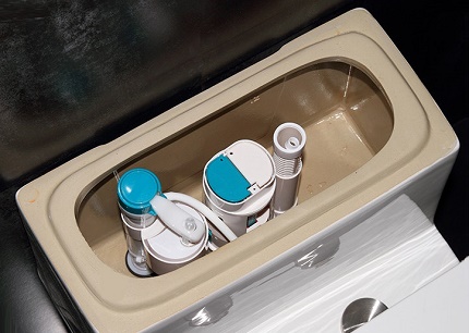 Inconvénients des toilettes monoblocs Raccords de réservoir de vidange monobloc