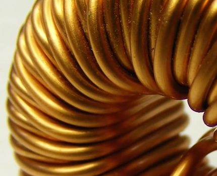 Dans les bobines d'enroulement, un court-circuit peut se produire. Danger de fermeture des enroulements