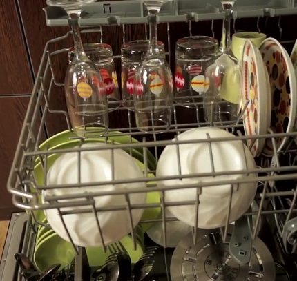 Putting large utensils in the dishwasher Hansa476 Operating Rules