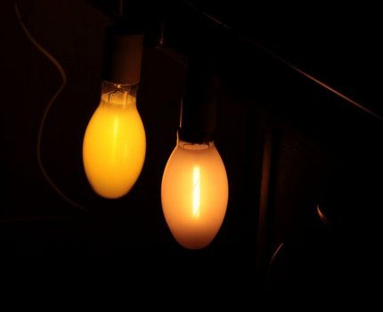 Sodium lamps at work