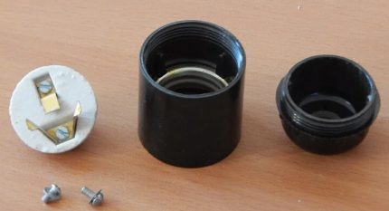 Comment démonter une cartouche pour une lampe à incandescence conventionnelle Démontage de la cartouche