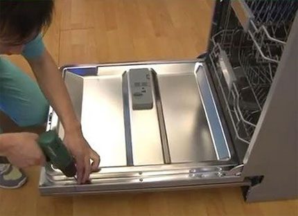 Réglage de la garniture de porte Réglage des bandes d'étanchéité