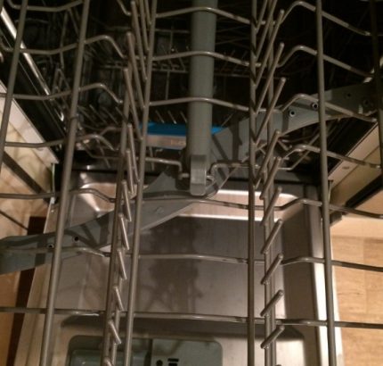 Pulverizadores dentro da câmara da máquina de lavar louça Dispositivos de pulverização