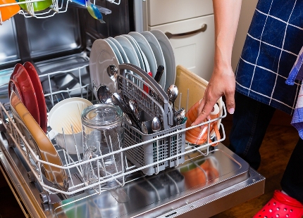 Plats de différents matériaux