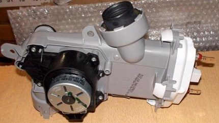 Pompe de circulation + chauffage électrique instantané Pompe de circulation + chauffage électrique instantané