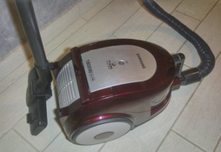 Aspirateur de marque Samsung évalué à 1800 W Modèle Samsung Twin 1800W