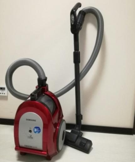 Un dispositif pour contrôler un aspirateur sur la poignée de l'équipement Unité de commande - sur la poignée