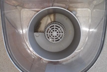 Plastic dust collector of the Samsung 5420 model Samsung 5420 Cyclone Design