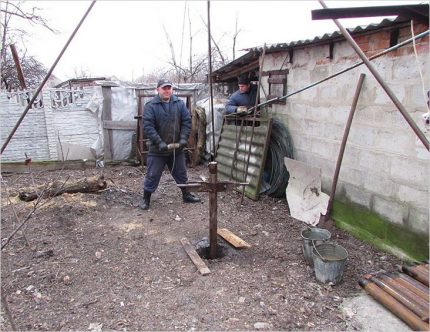 Tripod Drilling Shock contact drilling method