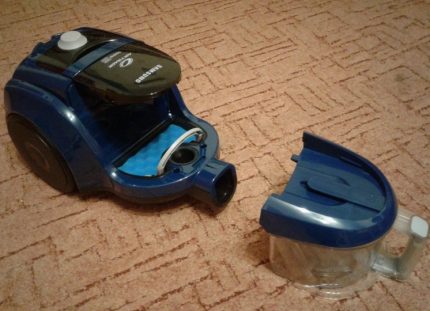 This filter is easy to remove for cleaning. First stage filter