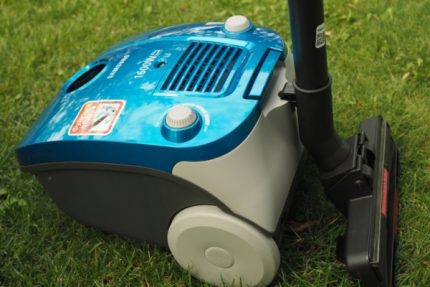 Appearance of model SC4140 Samsung vacuum cleaner blue