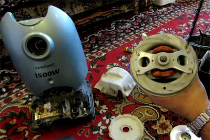 Performing a vacuum cleaner repair