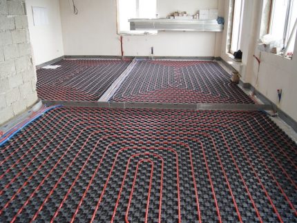 Tapis profilés pour plancher d'eau