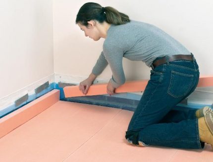 Pose de mousse de polystyrène extrudé