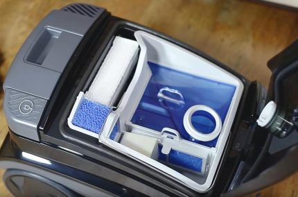 Aquafilter with a washing solution