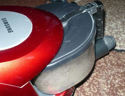 Dust bag removal Waste bin with cyclone