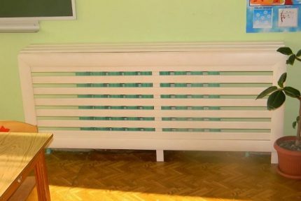 Écrans en bois dans les garderies Paravent en bois dans la pépinière